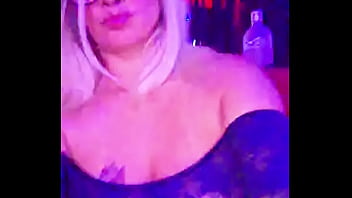 No clube de swing esperando algum macho pra foder