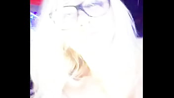 No clube de swing esperando algum macho pra foder