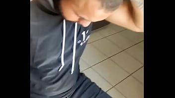 ¿cómo se organizan para sus videos jajaja el señor simplemente se calienta y grabamos pero es más rico a