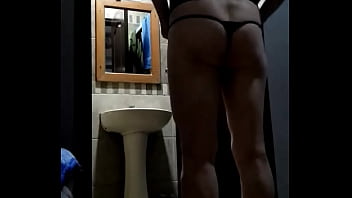 Crossdresser En El Espejo thumbnail