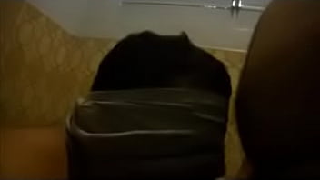 Vini mamando no banheiro 01 cópia0