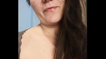 Bon lundi je suis disponible pour des appels videos et des échanges sextos