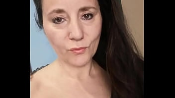 Bon lundi je suis disponible pour des appels videos et des échanges sextos