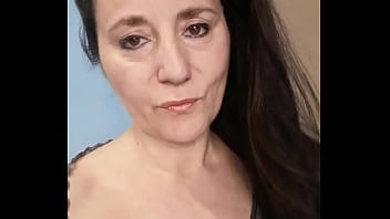 Bon lundi je suis disponible pour des appels videos et des échanges sextos