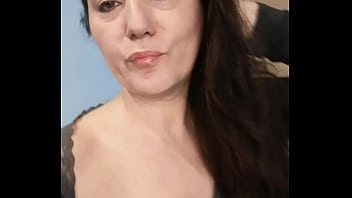 Bon lundi je suis disponible pour des appels videos et des échanges sextos