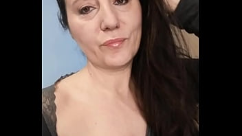 Bon lundi je suis disponible pour des appels videos et des échanges sextos