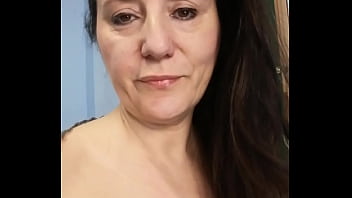 Bon lundi je suis disponible pour des appels videos et des échanges sextos