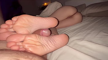 Angels also have some girls have feet that make gay men go straight