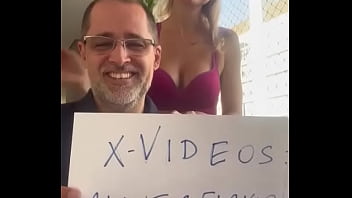 Aqui nós nos apresentamos para vocês