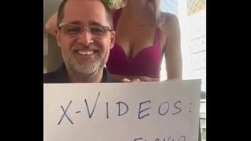 Aqui nós nos apresentamos para vocês