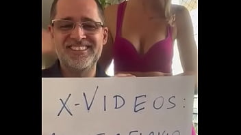 Aqui nós nos apresentamos para vocês