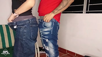 Me gusta llevar amigas a mi casa y follarles sus ricos coños Me gusta llevar amigas a mi casa y follarles sus ricos coños