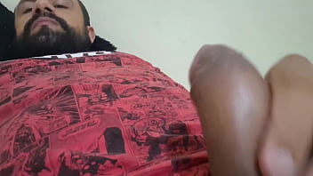 O corno ficou ouvindo a esposa dar o cu pro negão e depois foi comer ela gozadinha de outro