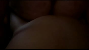 Novinha sentando com tudo