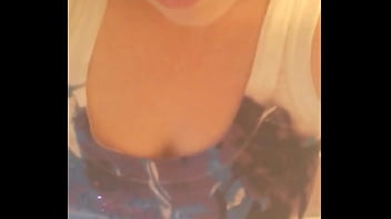 Watch my sexy pussy pissing closeup