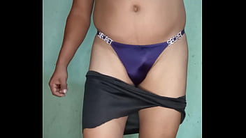 Bailando en tanga satinada morada victorias' secret