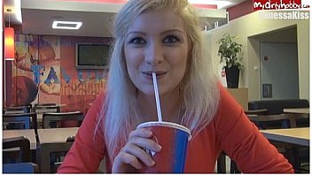 Vanessa steht auf public sex Vanessa steht auf public sex