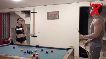 Follada en el billar