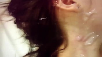 Cumming on her face