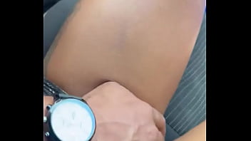 Ele me faz tirar a calcinha toda vez que estou de vestido