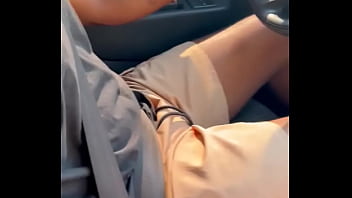 Ele me faz tirar a calcinha toda vez que estou de vestido