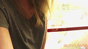 What a delicious cake sunny lane shakes her ass & masturbates