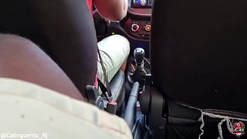 “um copo d’água e um pau não se nega a ninguém né ” ontem o plano era ir pro centro caçar na rua mas esse ube