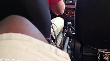 “um copo d’água e um pau não se nega a ninguém né ” ontem o plano era ir pro centro caçar na rua mas esse ube