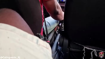 “um copo d’água e um pau não se nega a ninguém né ” ontem o plano era ir pro centro caçar na rua mas esse ube