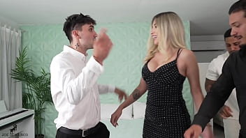 Gangbang anal bbw with an spanish beautiful blonde