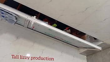 My boss step son came to fuck me while i was bathing