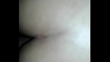 Metendo devagar na buceta da gata