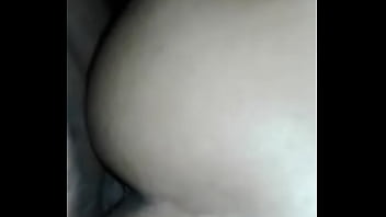 Metendo devagar na buceta da gata