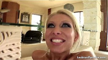 Extreme pussy fisting