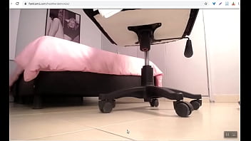 Babe shows foot fetish