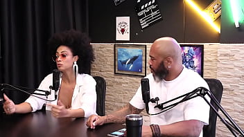 A Mãe Descobriu Seu Vídeo Vazado Tinha Medo De Fazer Algumas Coisas E A Vídeo Chamada Tifany Rocha thumbnail