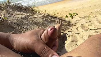 Prazer E Relaxamento Na Praia thumbnail