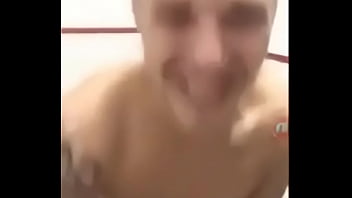 Mc Gui Tomando Banho thumbnail