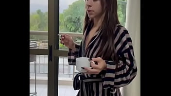 Homem de pau grande fode 100% anal com essa ninfeta