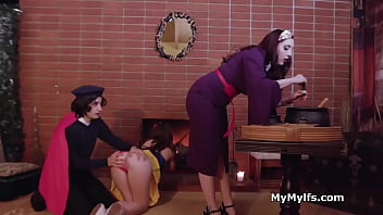 Freeuse threeway with the evil queen and snow white Freeuse threeway with the evil queen and snow white