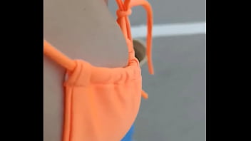 Voy a broncearme pero creo que es mejor sin top #diadeplaya #martes #exhibicionismo #bikini #bubbies