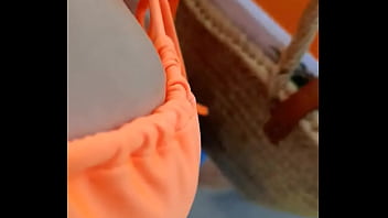 Voy a broncearme pero creo que es mejor sin top #diadeplaya #martes #exhibicionismo #bikini #bubbies