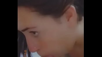 Gostosa mamaando pal do namorado