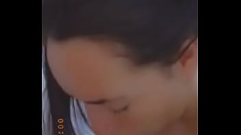 Gostosa mamaando pal do namorado