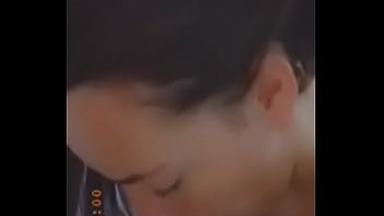 Gostosa mamaando pal do namorado