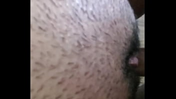 Se le moja demasiado el coño Se le moja demasiado el coño
