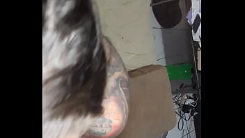 Levando uma surra de pau