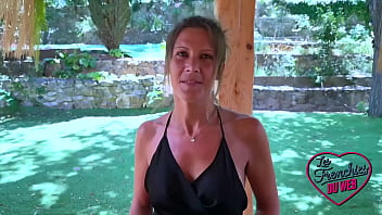 Milena et ashley coquines en chaleur se délèctent d'une bite