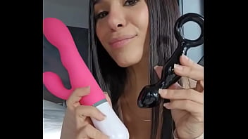 Today i have two toys with me that i would try come in my fan club and choose which one⬇️ link in comments