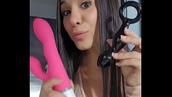 Today i have two toys with me that i would try come in my fan club and choose which one⬇️ link in comments